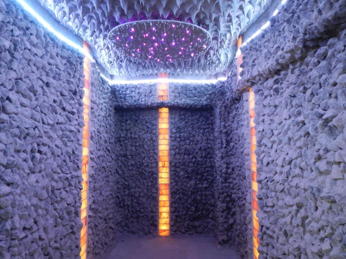 Hotel Traian Caciulata Călimăneşti 外观 照片
