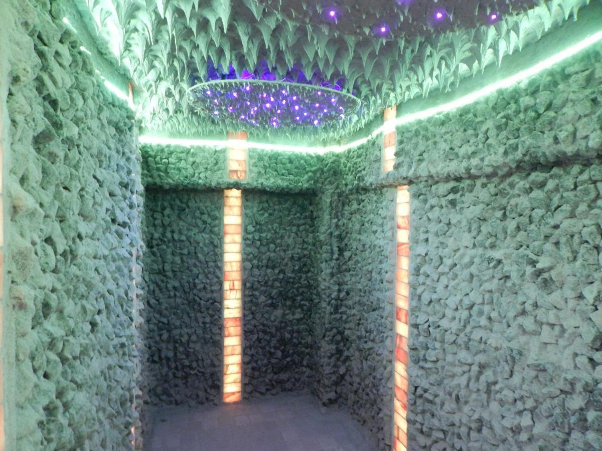 Hotel Traian Caciulata Călimăneşti 外观 照片